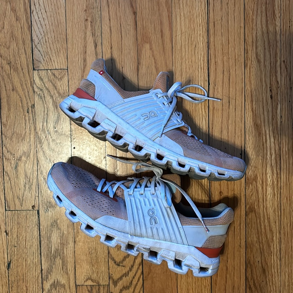 On Clouds women’s size 11